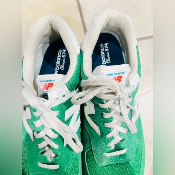 NEW BALANCE FOR J CREW 574 SNEAKERS IN VARSITY GREEN VELOCITY
Size 14 - Picture 8 of 12